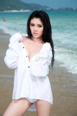 一个人一个人在线观看免费直播软件_720HD高清在线观看