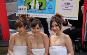 欧美色人阁_4K在线观看视频