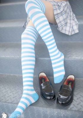 超大胆丝袜人妻无码在线_高清在线播放